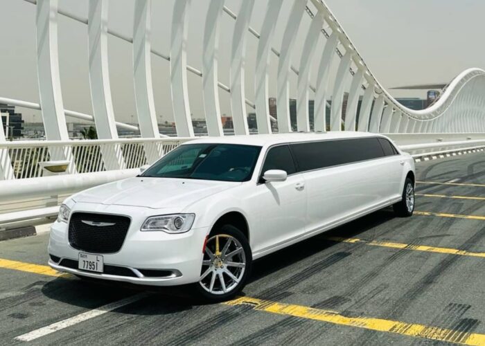 Chrysler C300 Pearl Limousine Dubai Luxury on the Road