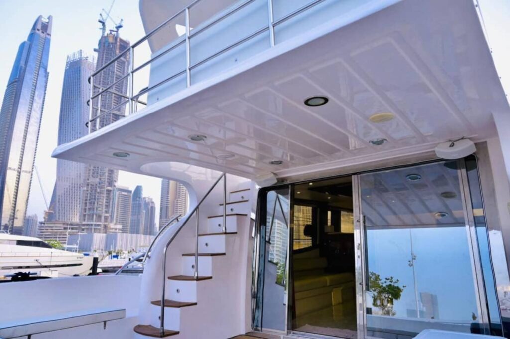72 FT SuperFly Siddi Yacht Tour Exterior Design