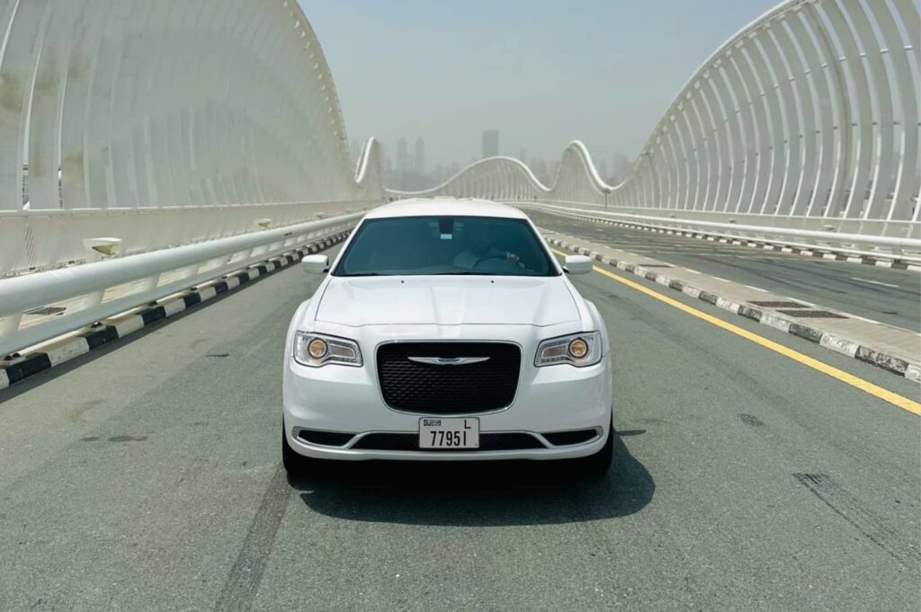 Chrysler C300 Pearl Limousine Dubai Luxury on the Road