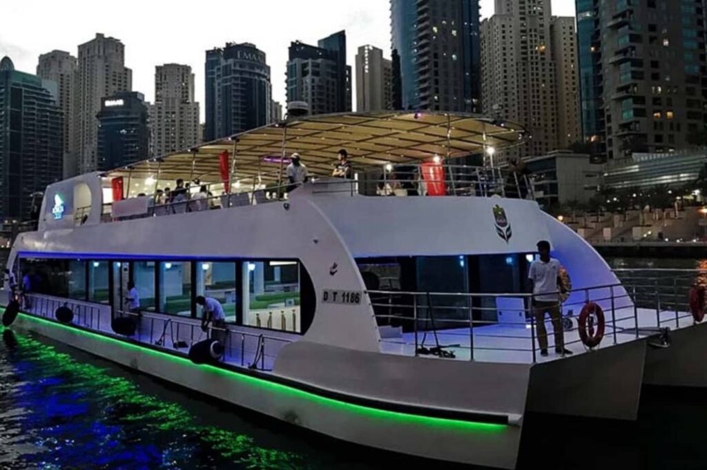 Mona Lisa Dinner Cruise Dubai Marina Dinner