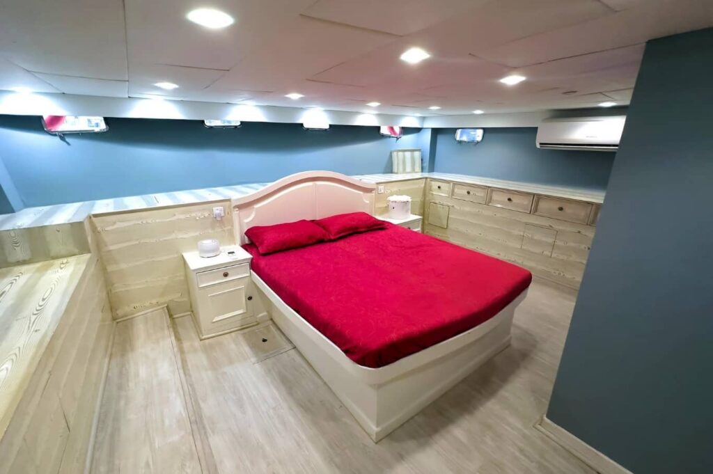 70 FT Seamaster Luxury Yacht Dubai Bedrooms