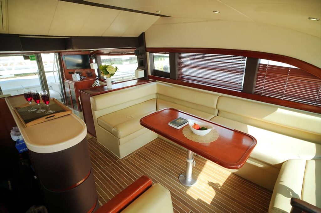 72 FT SuperFly Siddi Yacht Tour Dining Room