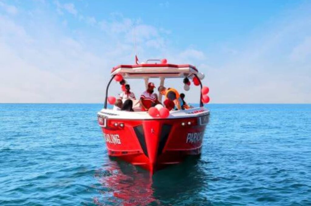 Parasailing in Dubai