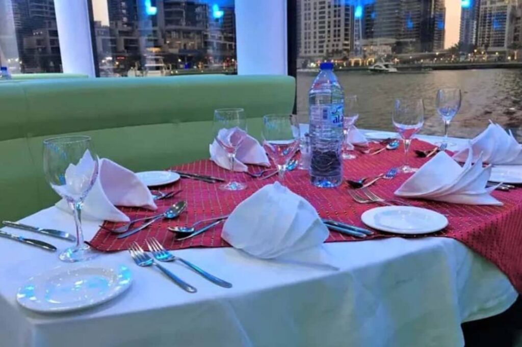 Mona Lisa Dinner Cruise Dubai Marina Dinner