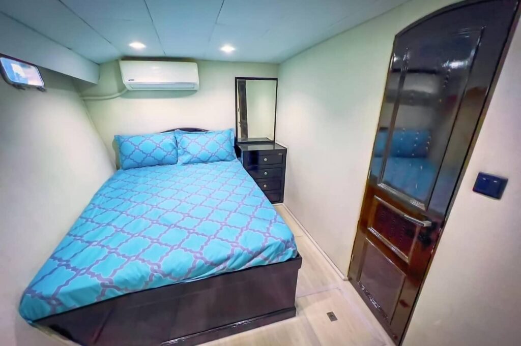 70 FT Seamaster Luxury Yacht Dubai Bedrooms
