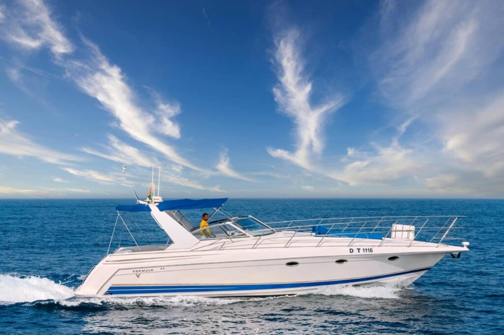 40 FT Seamaster Yacht Bedrooms