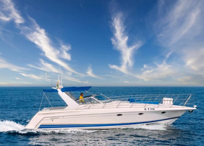 40 FT Seamaster Yacht Bedrooms