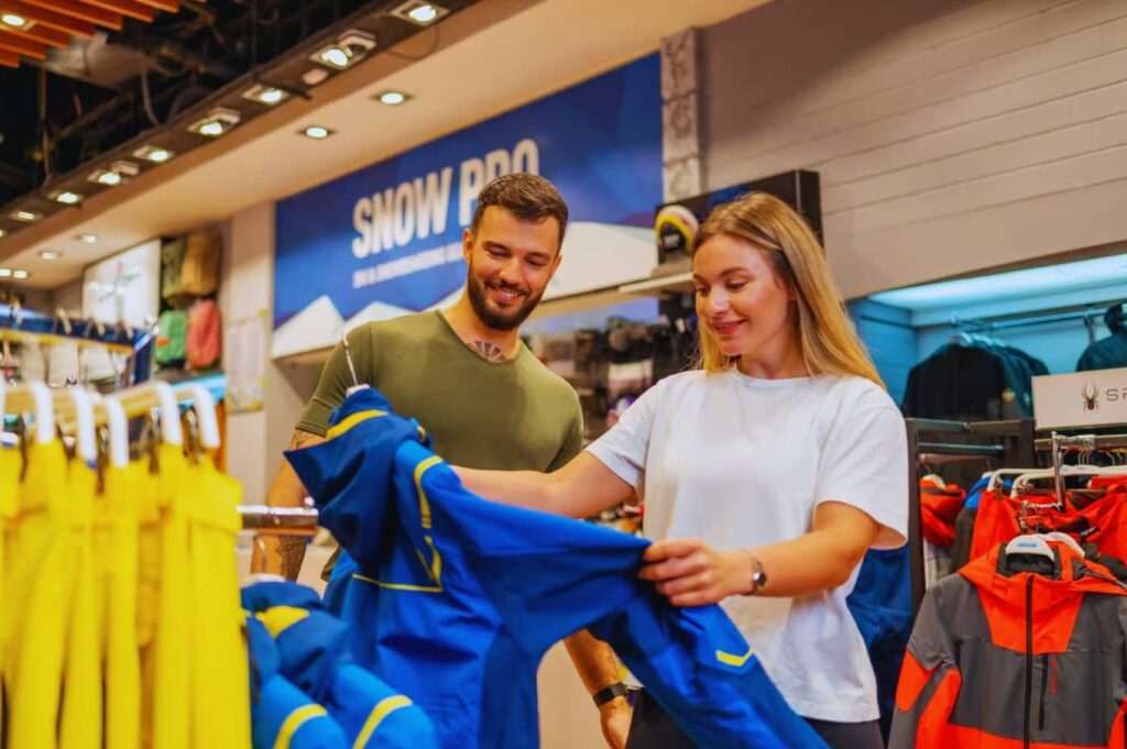 Ski Dubai Tickets choosing cloth for sliding at the ice
