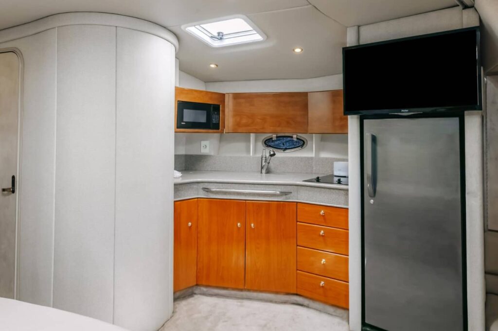 40 FT Seamaster Yacht Bedrooms