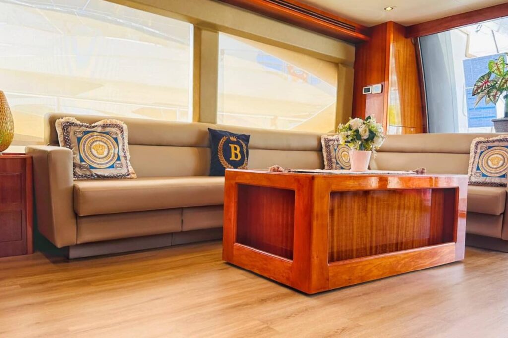90 Ft. Big Daddy Yacht Dubai Sofa