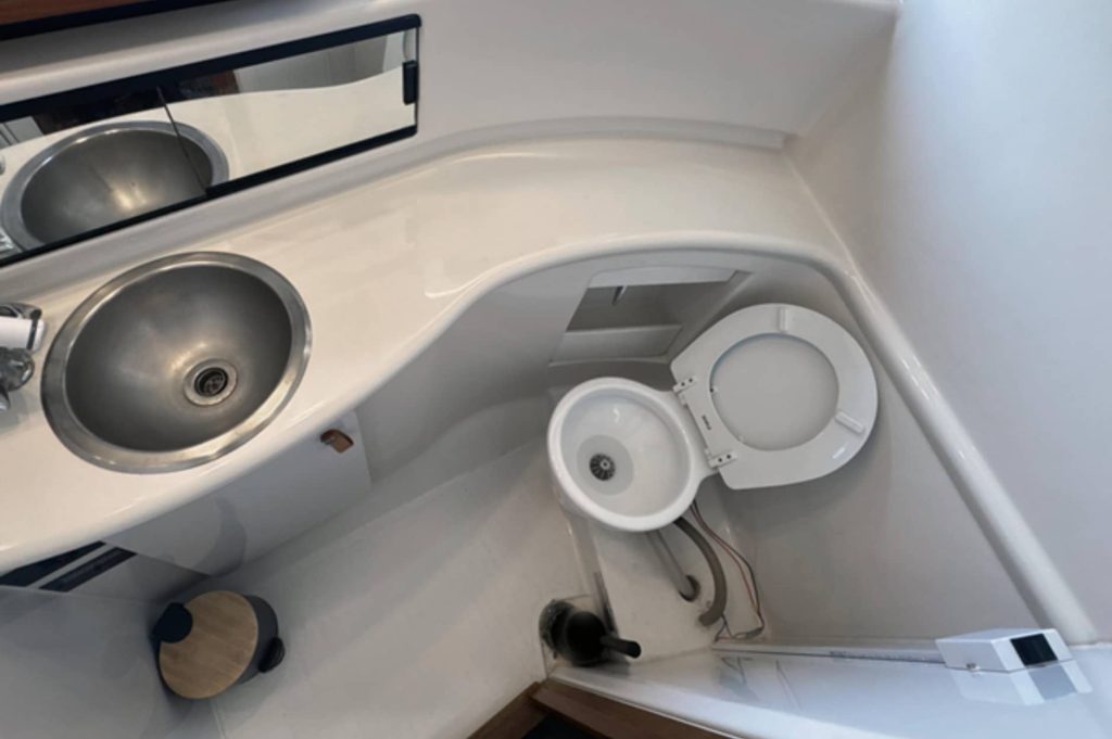 40 FT Cobale Yacht Rental Dubai Bathroom