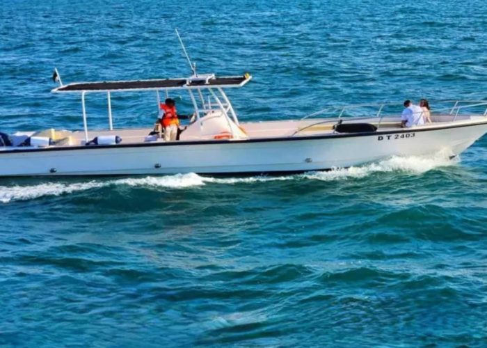 42 FT Speed Boat Dubai Luxury on the water