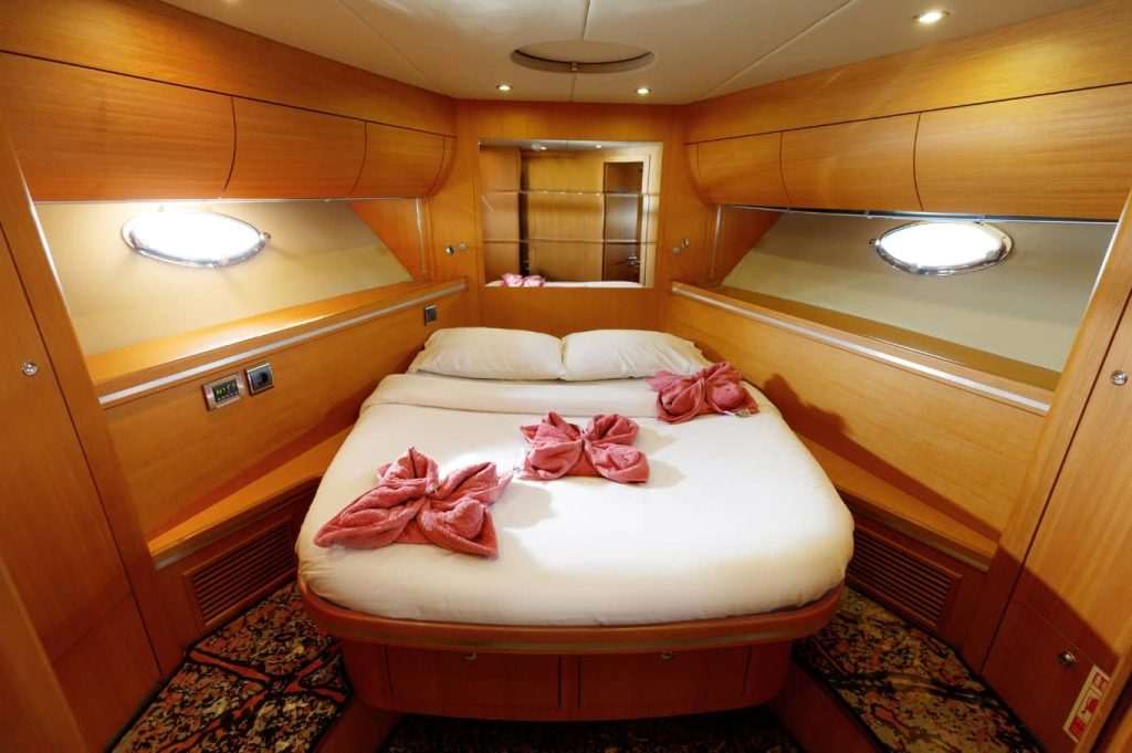 55 FT Veronika Yacht Dubai Bedroom