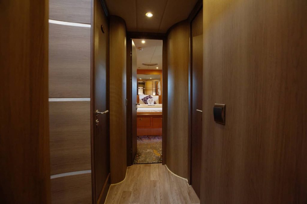 55 FT Veronika Yacht Dubai Luxury Room