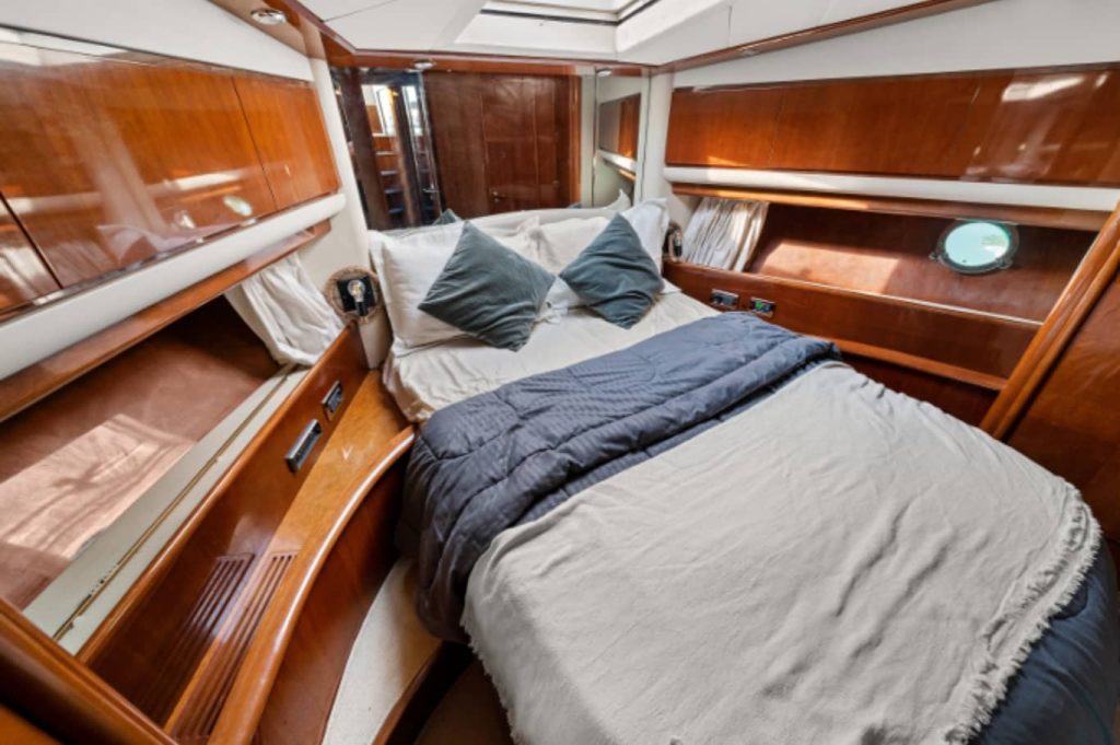 68 FT Luna Yacht Bedroom Luxury