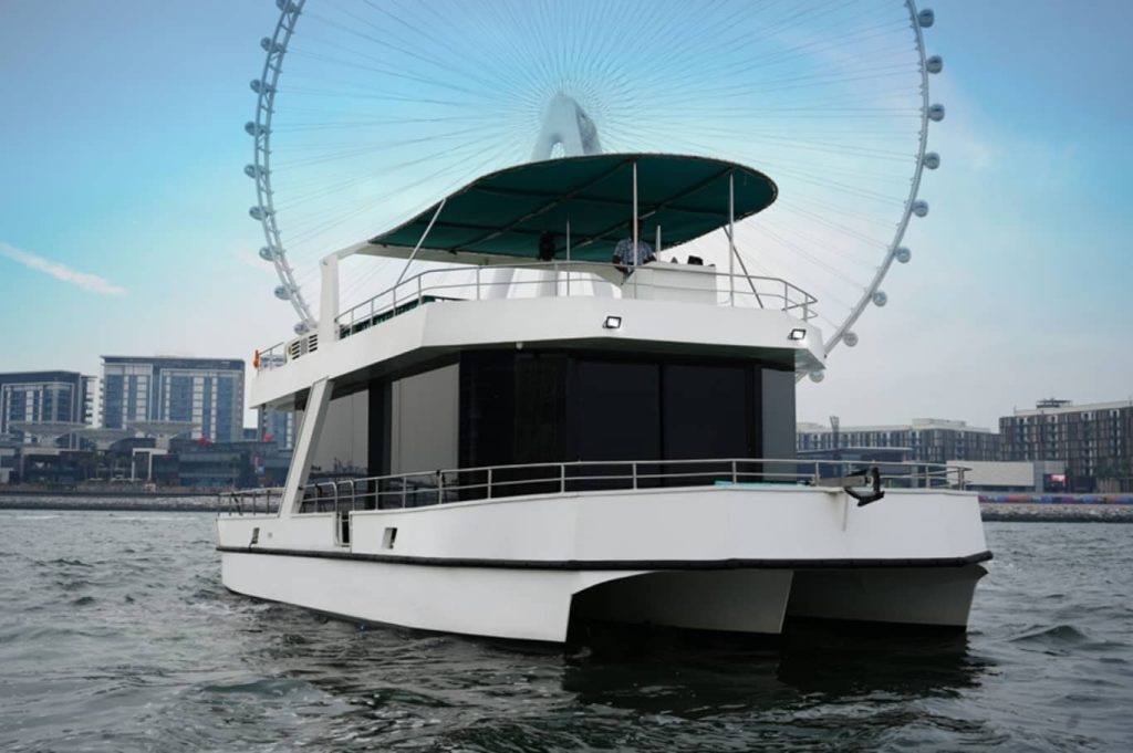 70-ft Castle Yacht Dubai Ferris Wheel