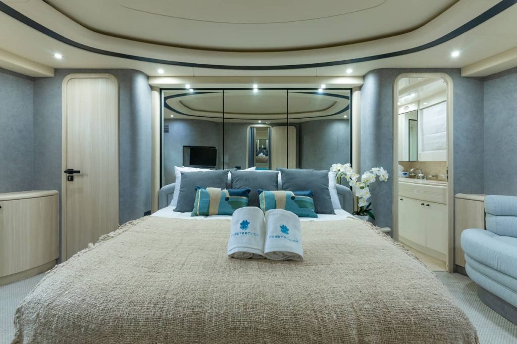 85 FT Anna Yacht Dubai Bedroom