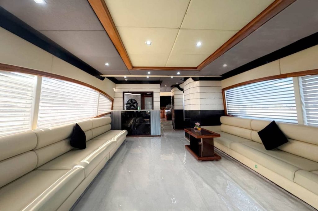 95 FT Black Pearl Yacht Dubai Kitchen