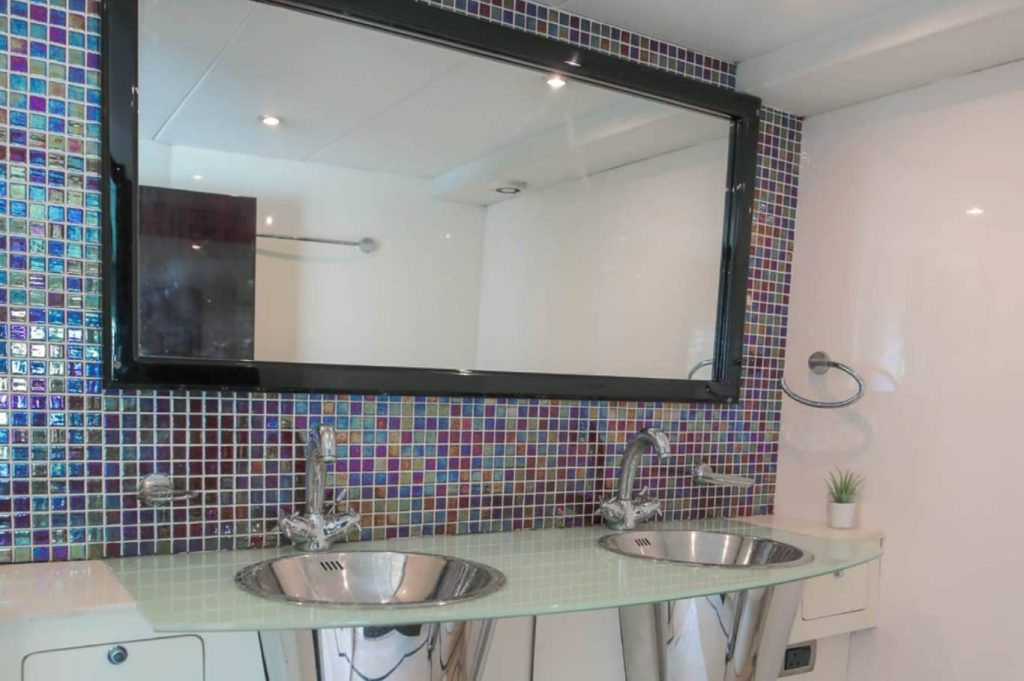 95 FT Black Pearl Yacht Dubai Sound System